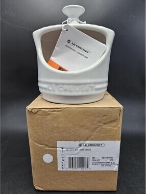 NEW LE CREUSET WHITE STONEWARE SALT CROCK PIG 10 OZ KITCHEN OPEN KEEPER NIB